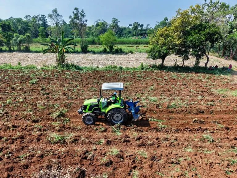 Wheeled Tractor RC 1104-A Resmi Beroperasi!