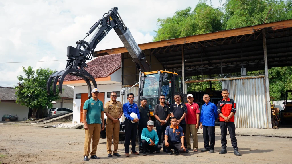 Excavator Tatsuo JP80-9